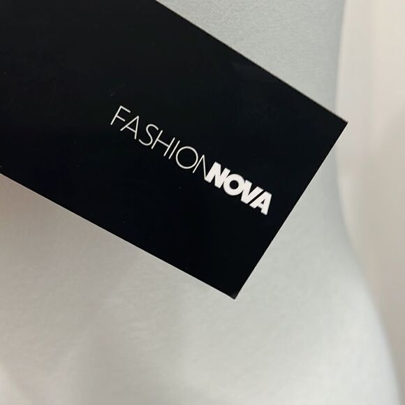Women’s Fashion Nova Midi Dress. - Picture 7 of 8